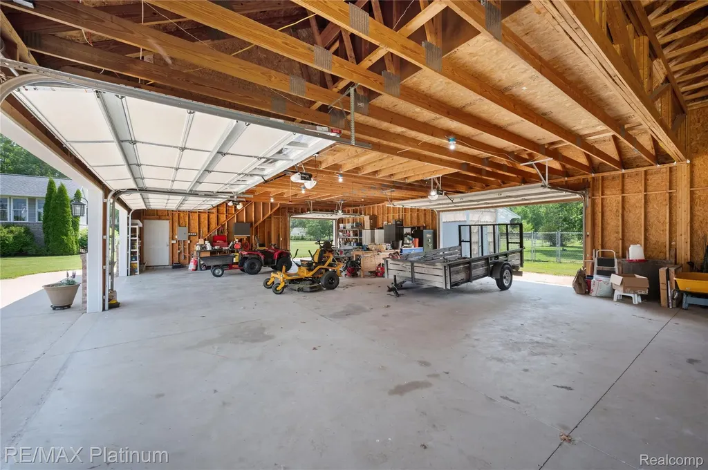 8922 Mcclements Road Brighton City MI 48114