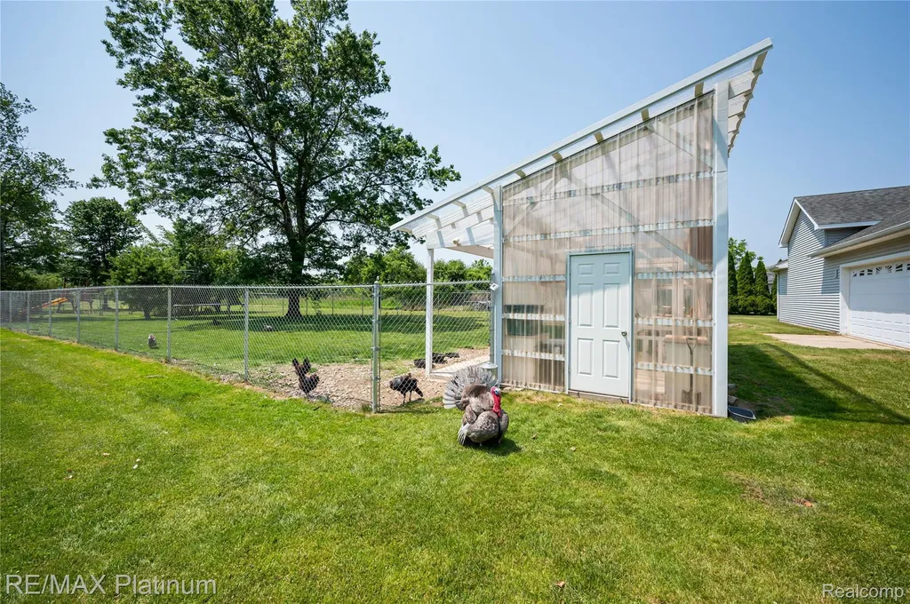 8922 Mcclements Road Brighton City MI 48114