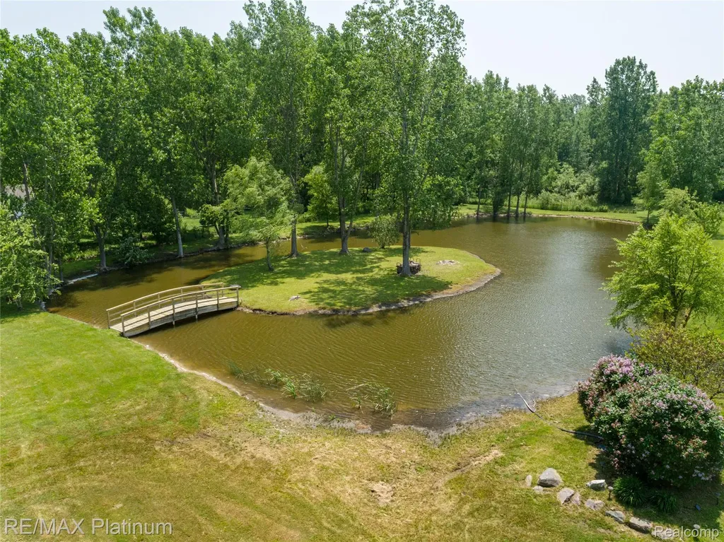 8922 Mcclements Road Brighton City MI 48114