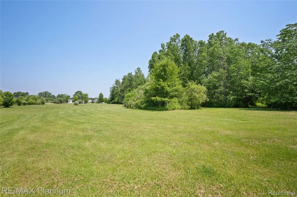 8922 Mcclements Road Brighton City MI 48114