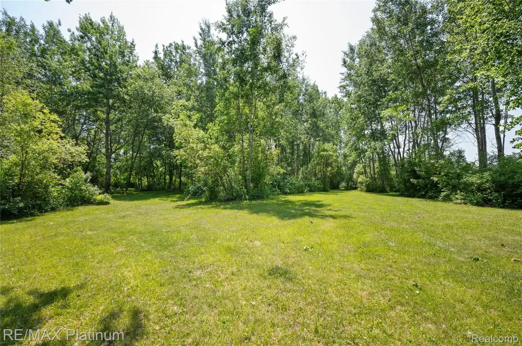 8922 Mcclements Road Brighton City MI 48114