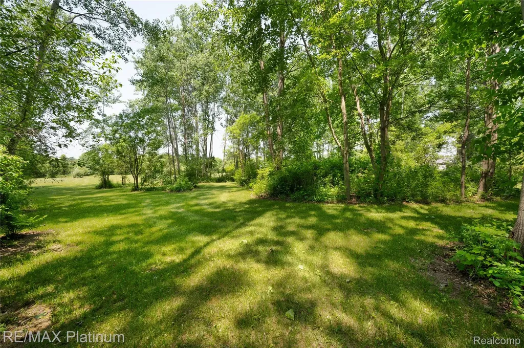 8922 Mcclements Road Brighton City MI 48114