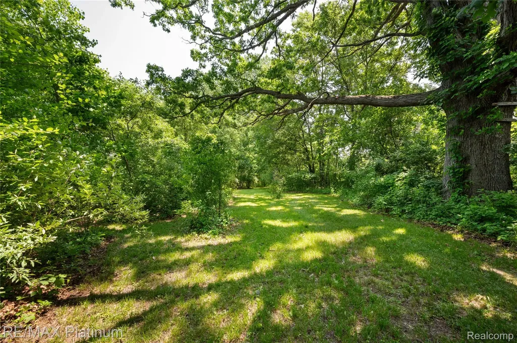 8922 Mcclements Road Brighton City MI 48114