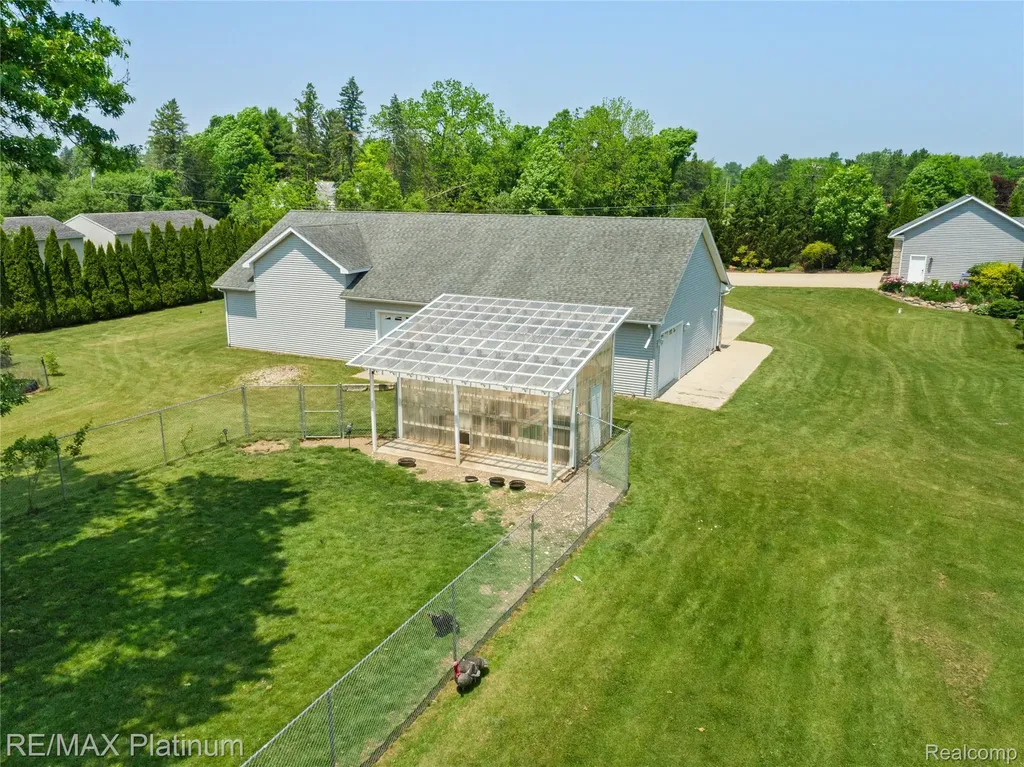 8922 Mcclements Road Brighton City MI 48114