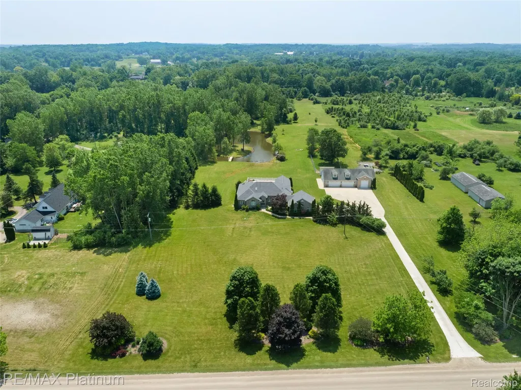 8922 Mcclements Road Brighton City MI 48114