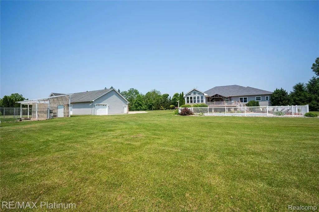 8922 Mcclements Road Brighton City MI 48114