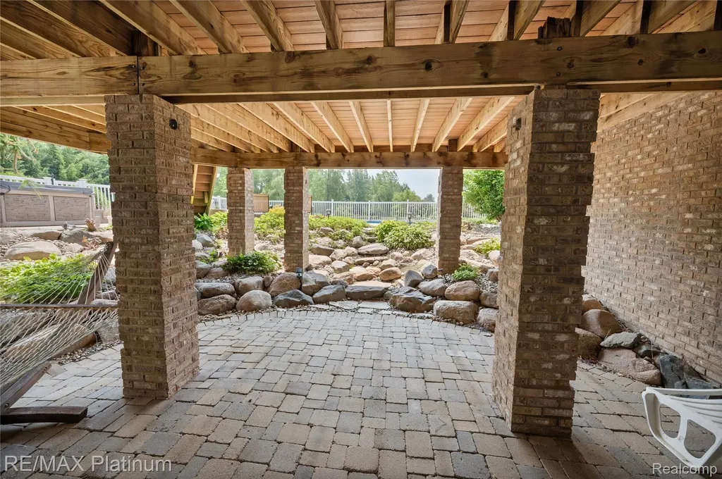 8922 Mcclements Road Brighton City MI 48114