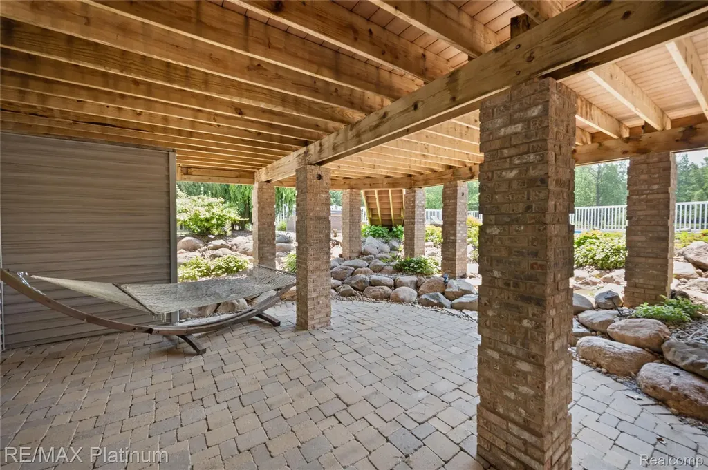 8922 Mcclements Road Brighton City MI 48114