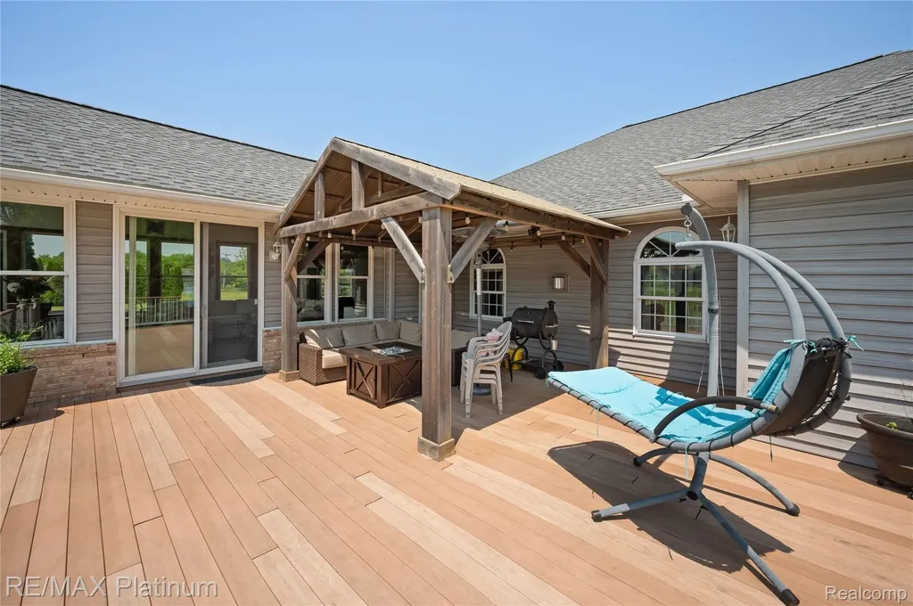 8922 Mcclements Road Brighton City MI 48114