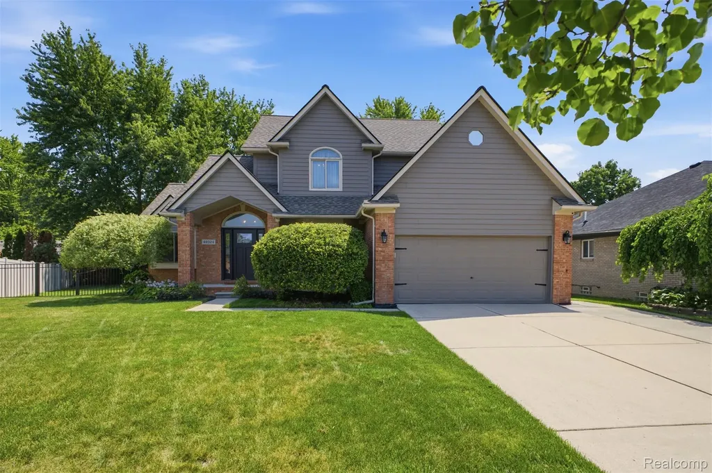 49324 Stratford Drive Chesterfield Township MI 48047