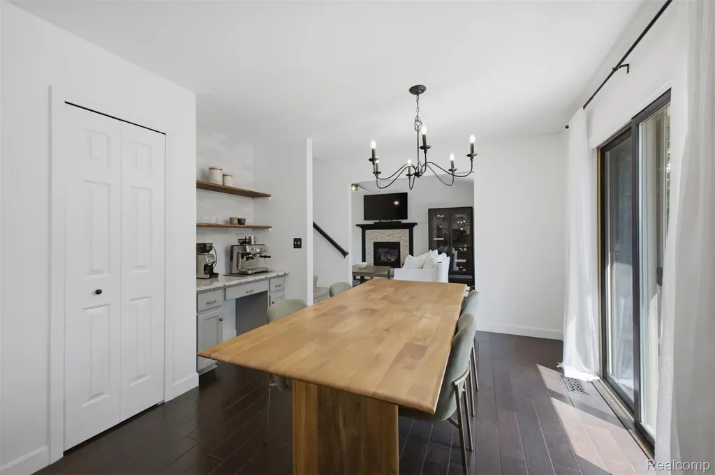 49324 Stratford Drive Chesterfield Township MI 48047