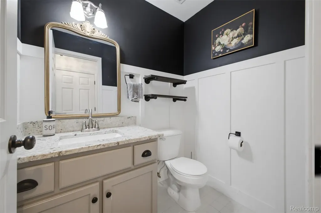 49324 Stratford Drive Chesterfield Township MI 48047
