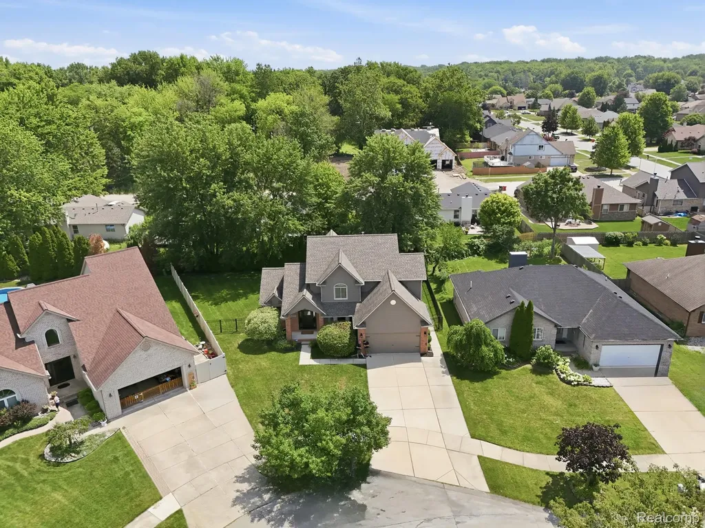 49324 Stratford Drive Chesterfield Township MI 48047