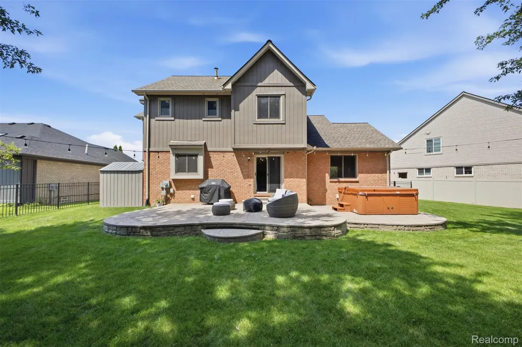 49324 Stratford Drive Chesterfield Township MI 48047