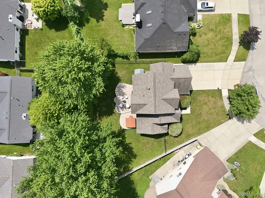 49324 Stratford Drive Chesterfield Township MI 48047