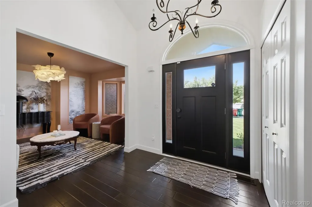 49324 Stratford Drive Chesterfield Township MI 48047
