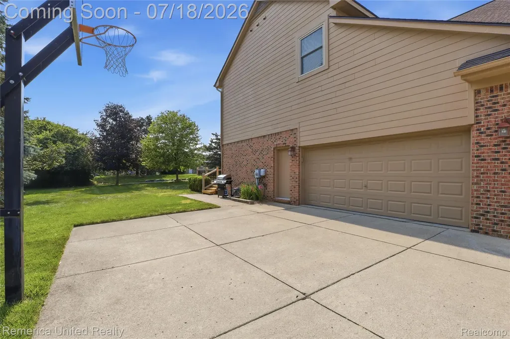 16724 Abby Circle Northville Township MI 48168