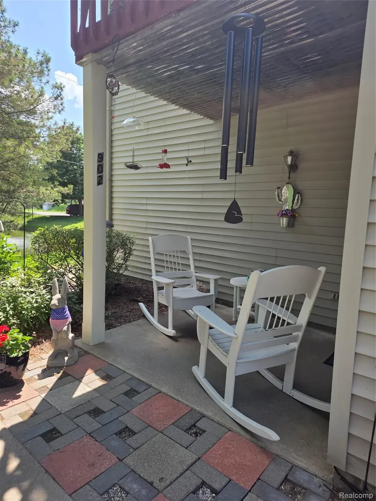 902 Saybrook Drive Waterford Charter Township MI 48327
