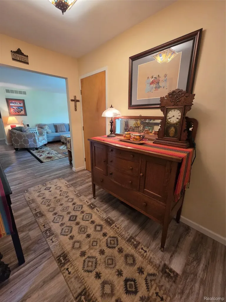 902 Saybrook Drive Waterford Charter Township MI 48327