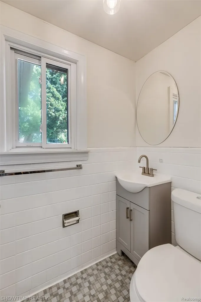 3708 Baybrook Drive Waterford Charter Township MI 48329