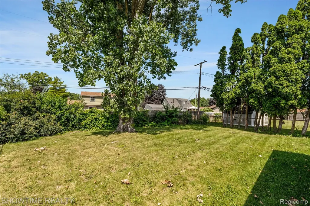 3708 Baybrook Drive Waterford Charter Township MI 48329