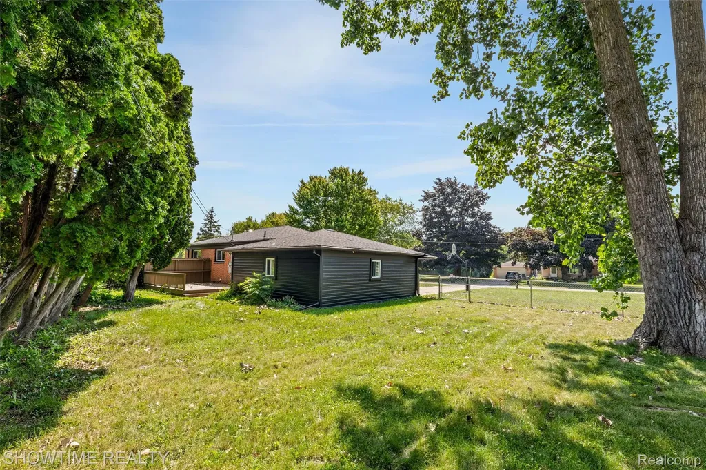 3708 Baybrook Drive Waterford Charter Township MI 48329