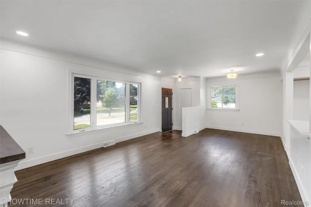3708 Baybrook Drive Waterford Charter Township MI 48329
