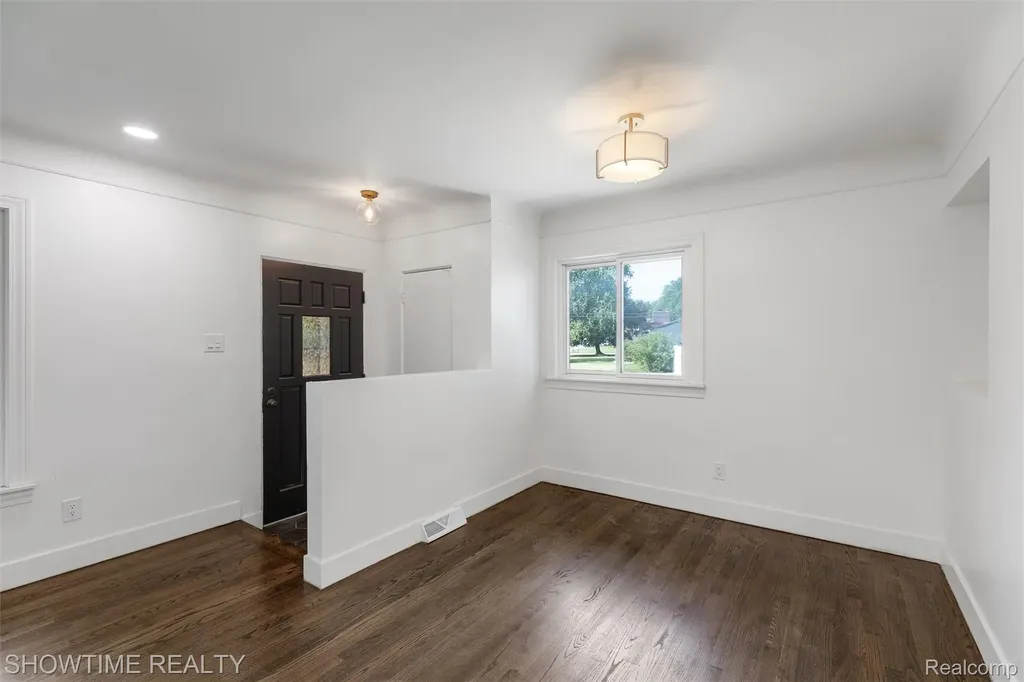 3708 Baybrook Drive Waterford Charter Township MI 48329