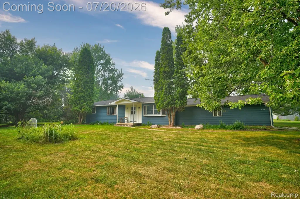 6280 Smith Road Fenton Charter Township MI 48451
