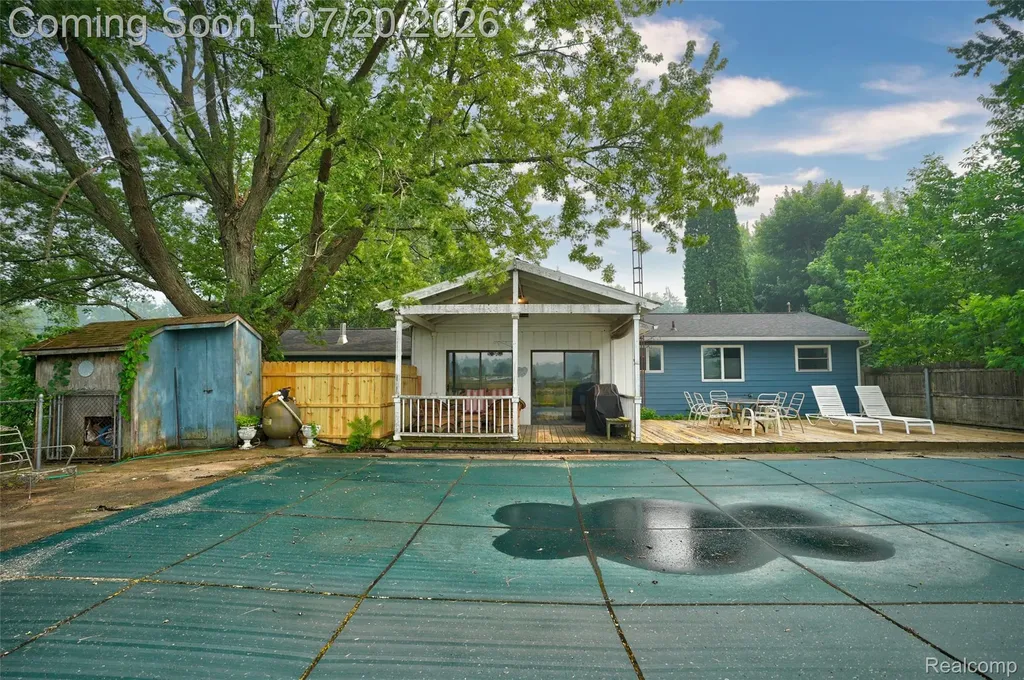 6280 Smith Road Fenton Charter Township MI 48451