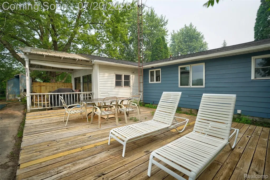 6280 Smith Road Fenton Charter Township MI 48451