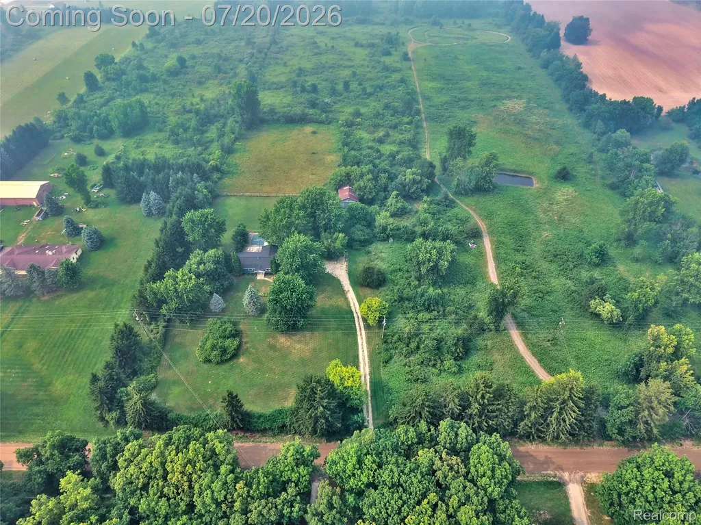 6280 Smith Road Fenton Charter Township MI 48451