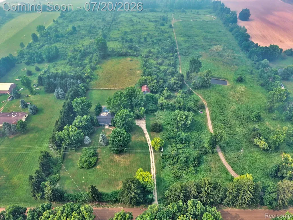 6280 Smith Road Fenton Charter Township MI 48451