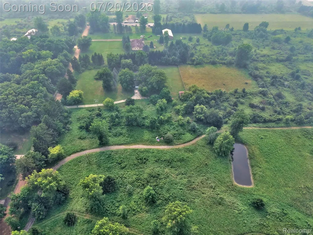 6280 Smith Road Fenton Charter Township MI 48451