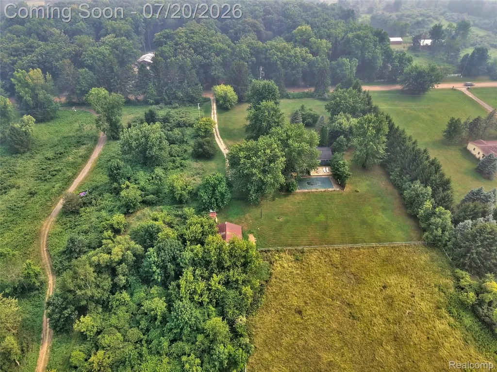 6280 Smith Road Fenton Charter Township MI 48451