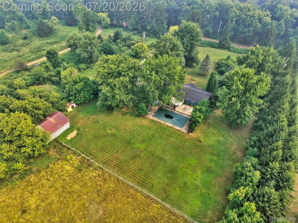 6280 Smith Road Fenton Charter Township MI 48451