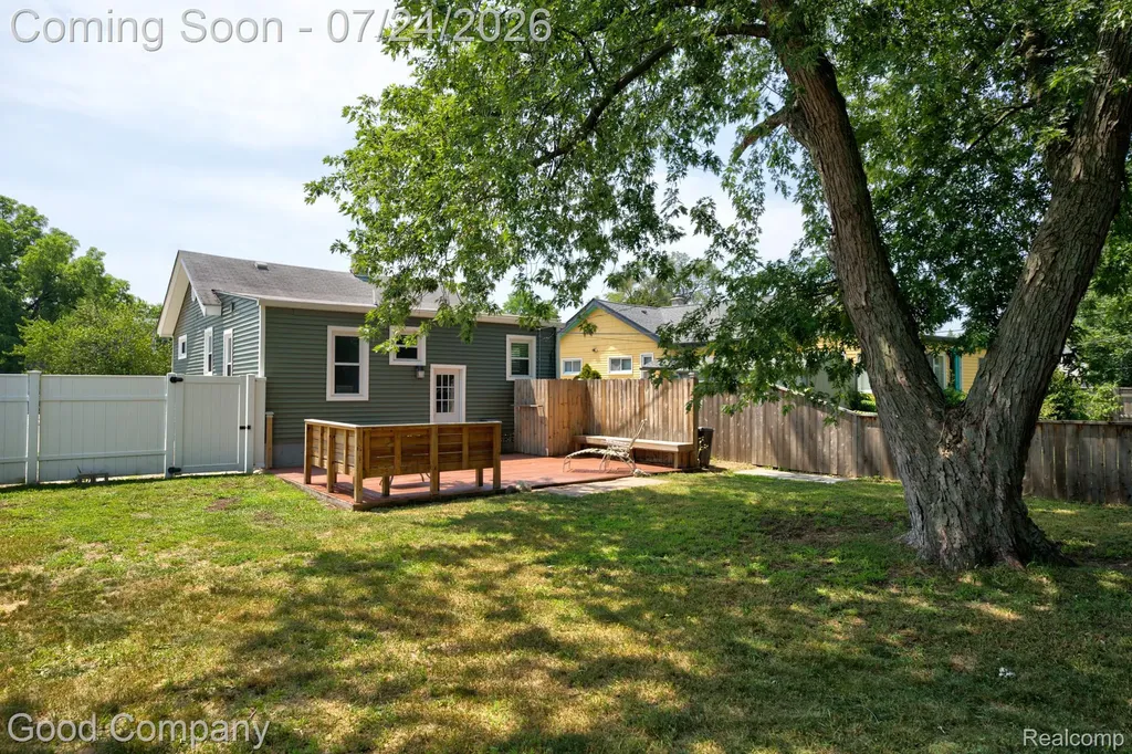 1516 Albany Street Ferndale City MI 48220