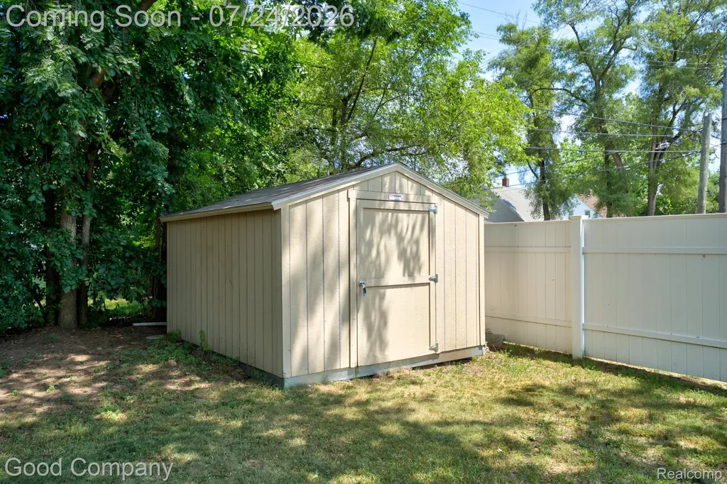 1516 Albany Street Ferndale City MI 48220