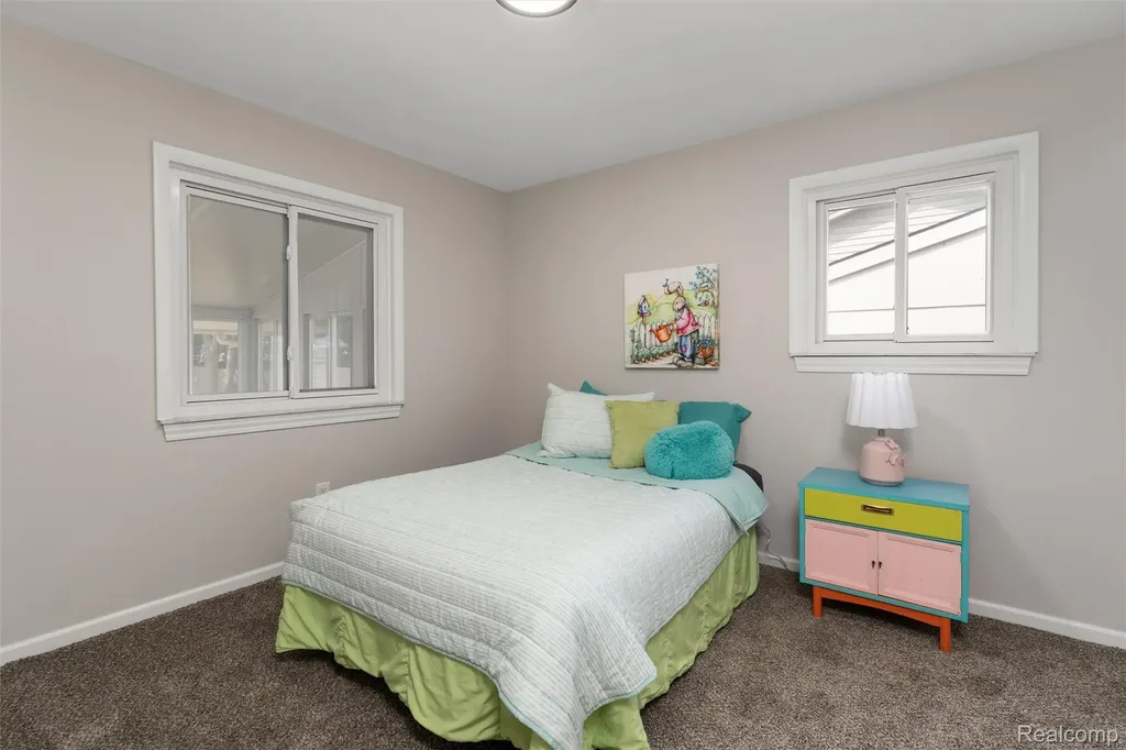 2378 Dawes Avenue Shelby Charter Township MI 48317