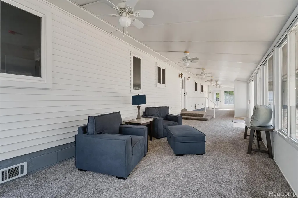 2378 Dawes Avenue Shelby Charter Township MI 48317