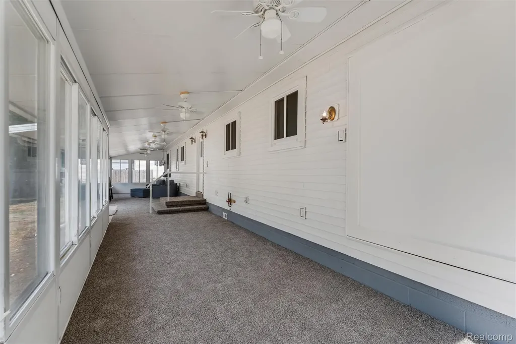 2378 Dawes Avenue Shelby Charter Township MI 48317