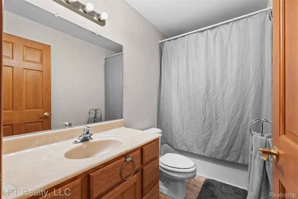 226 Nanita Drive Montrose City MI 48457