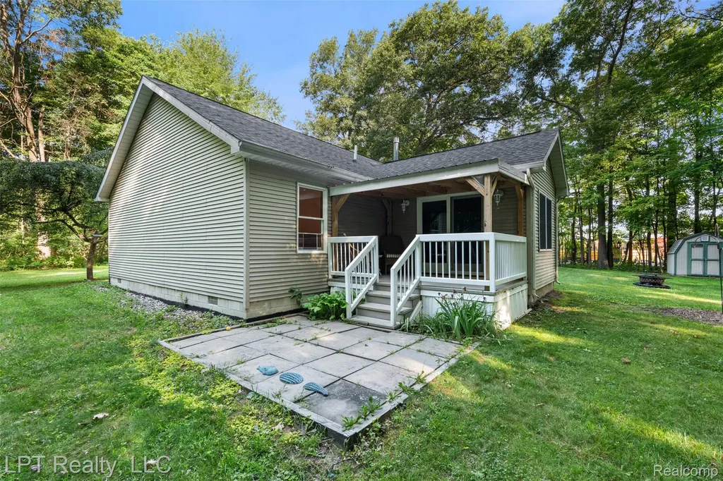 226 Nanita Drive Montrose City MI 48457