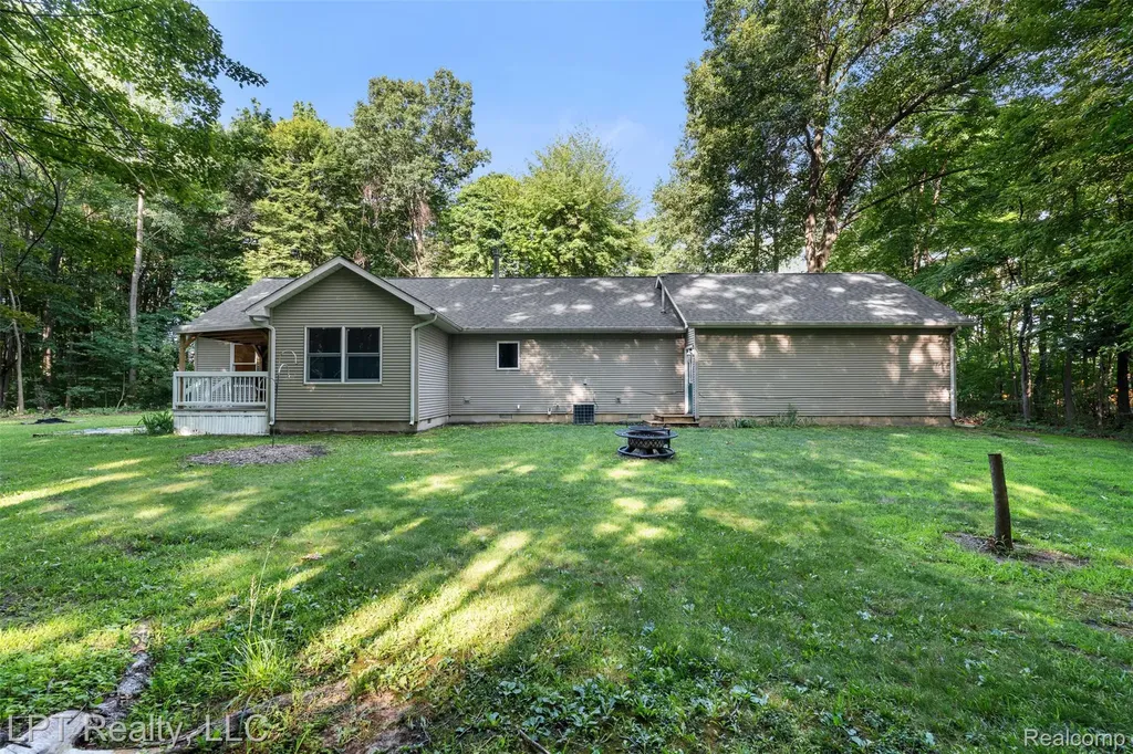 226 Nanita Drive Montrose City MI 48457