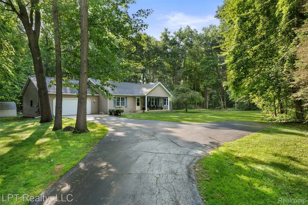226 Nanita Drive Montrose City MI 48457