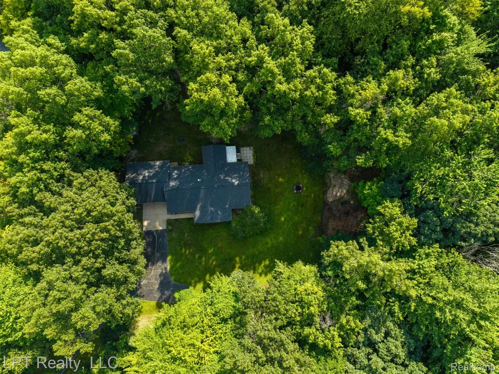 226 Nanita Drive Montrose City MI 48457