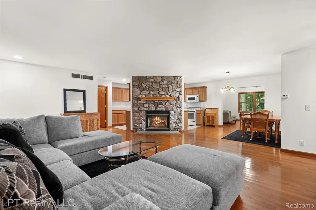 226 Nanita Drive Montrose City MI 48457