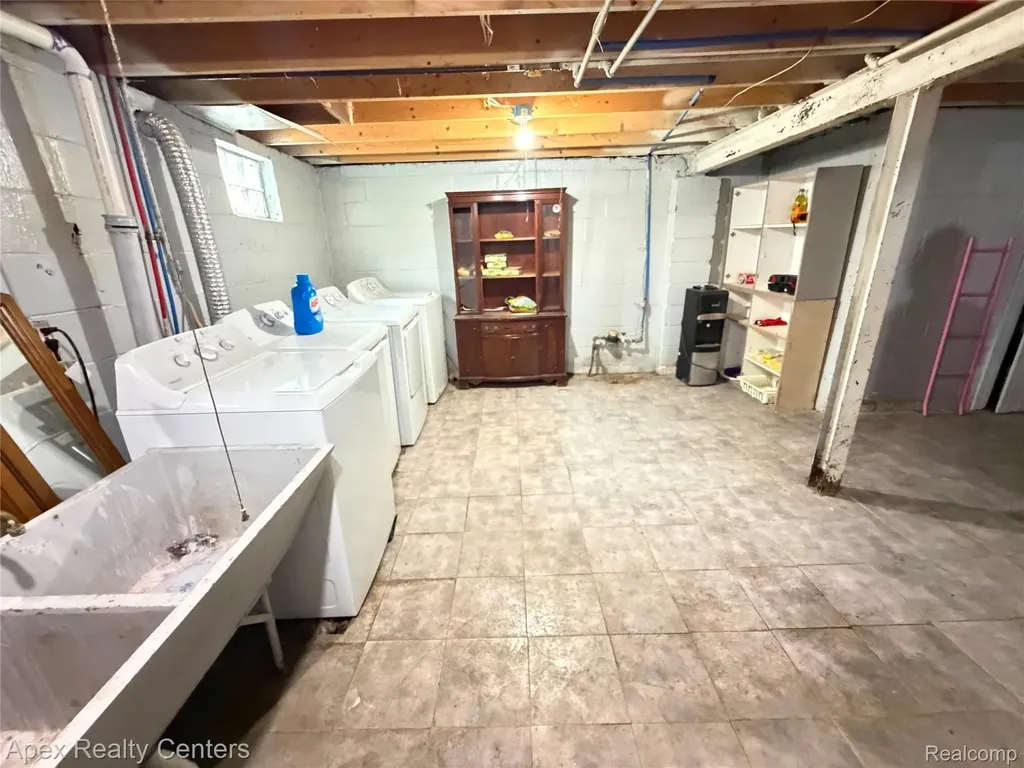 8113 Terry Street Detroit City MI 48228