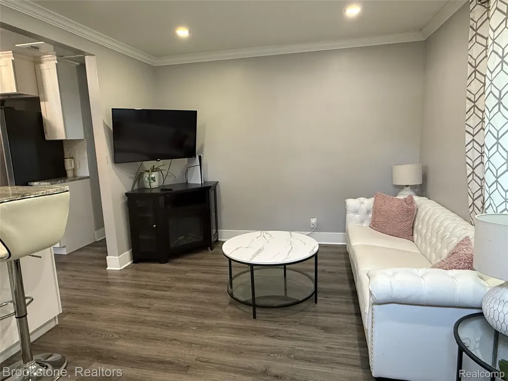 311 W Grand Traverse Street Commerce Charter Township MI 48382