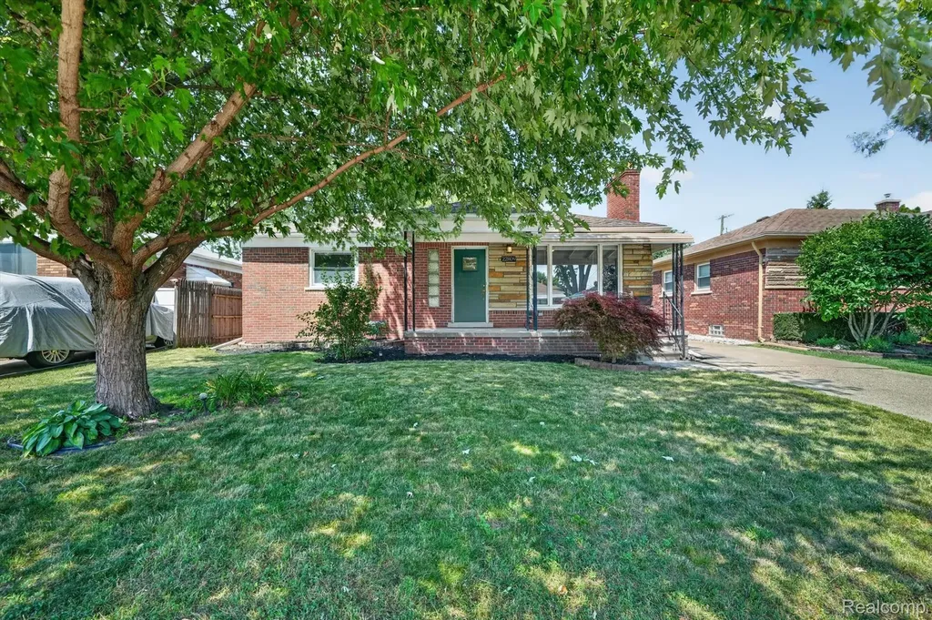22809 Harper Lake Avenue St. Clair Shores City MI 48080